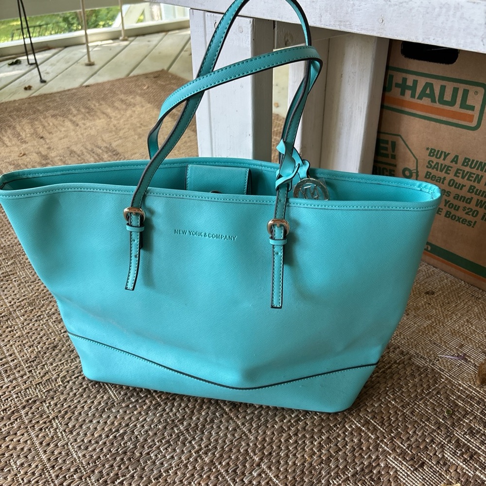 New York and Co. Tea/Turquoise bag/purse.